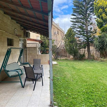 דירת גן מרווחת במיקום מעולה עם נטפליקס חינמי Apartment Ma'ale Adumim Екстериор снимка