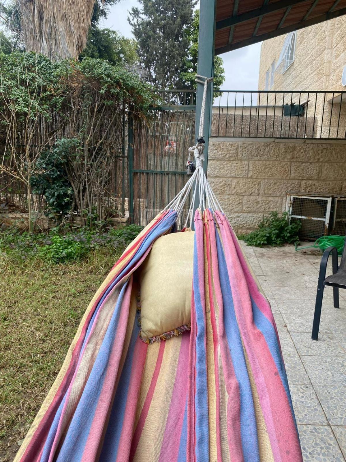 דירת גן מרווחת במיקום מעולה עם נטפליקס חינמי Apartment Ma'ale Adumim Екстериор снимка