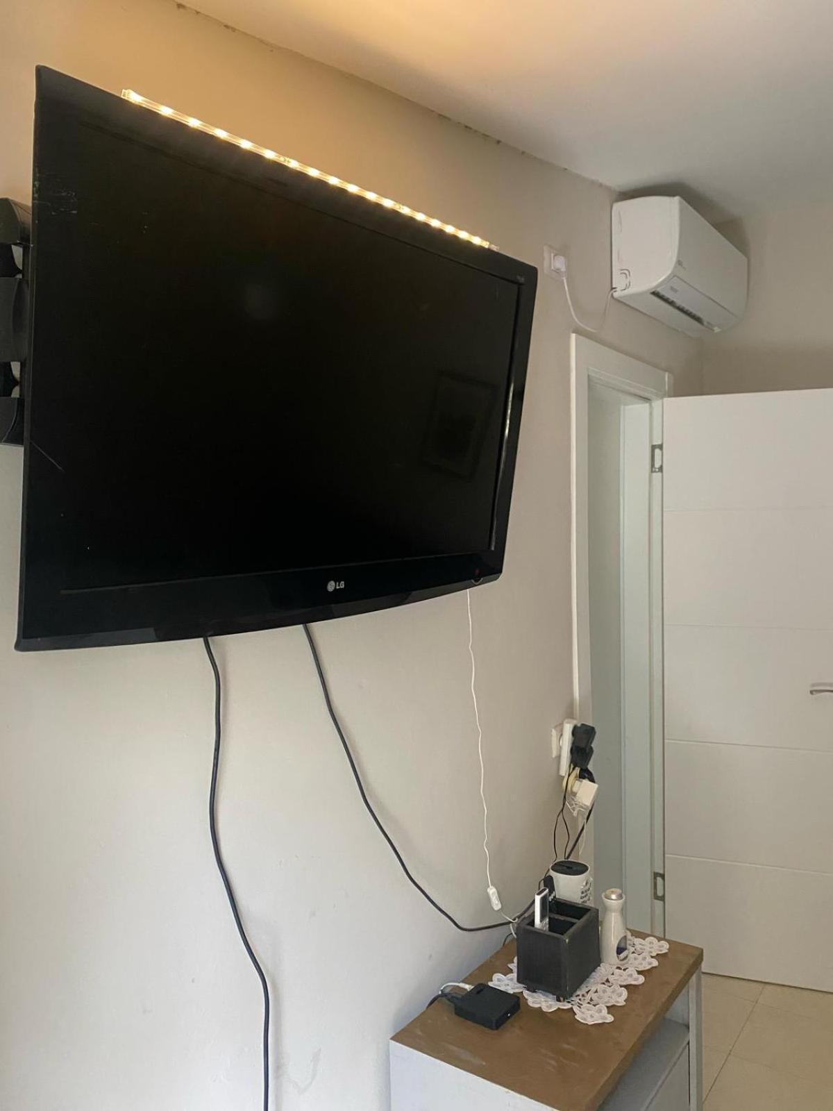 דירת גן מרווחת במיקום מעולה עם נטפליקס חינמי Apartment Ma'ale Adumim Екстериор снимка